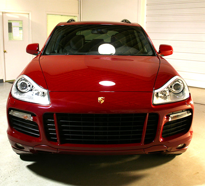 Porsche cayenne red